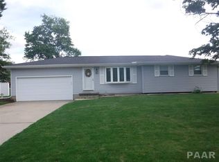 702 Cardinal Dr, Washington, IL 61571