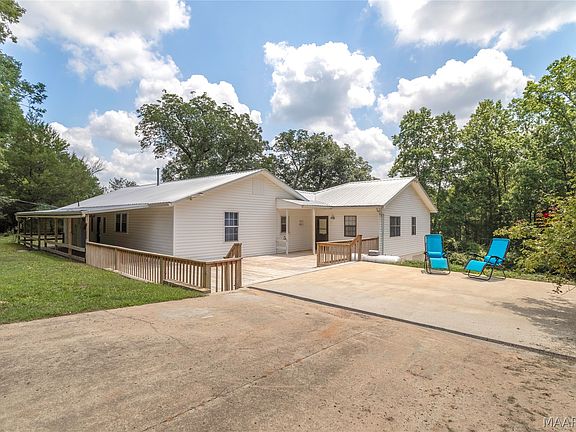3rd image of 694 Becky Ln