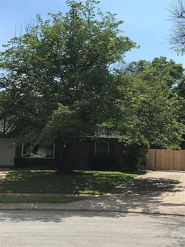 1001 Stableway Ln Photo 1