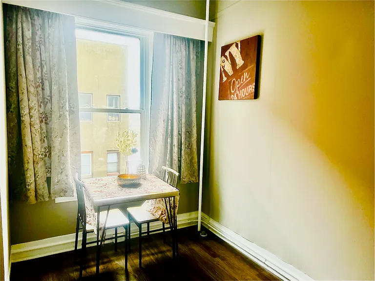479 Main St #4 — Photo 9