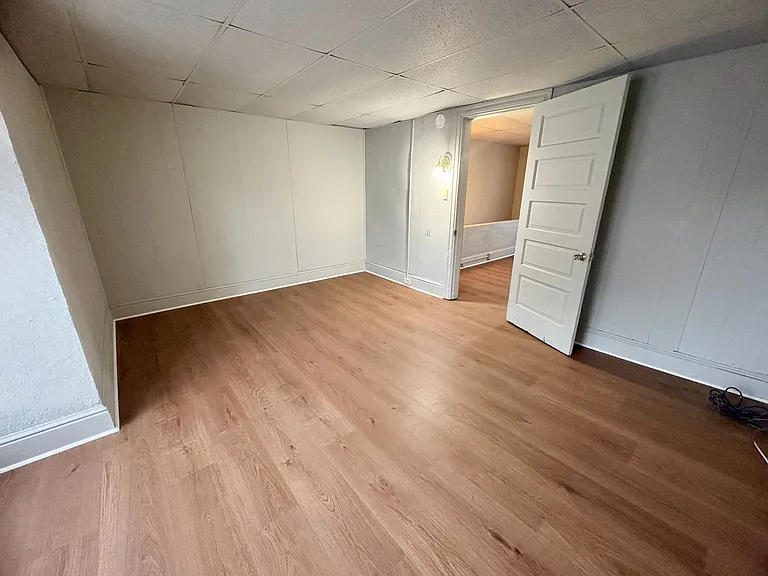 959 E Philadelphia St — Photo 16