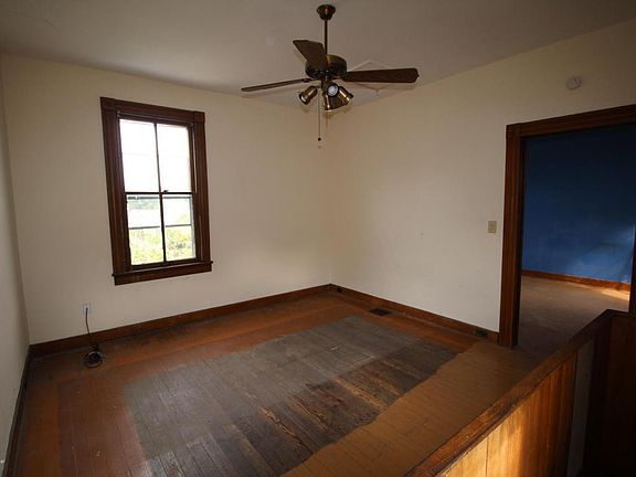 2nd image of 921 Lydia St