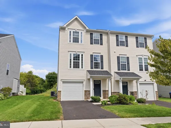 633 Columbus Dr, Spring City, PA 19475