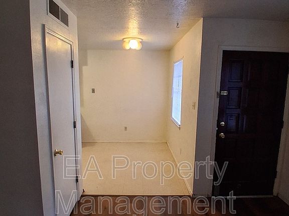 5th image of 12200 Candelaria Rd NE APT A