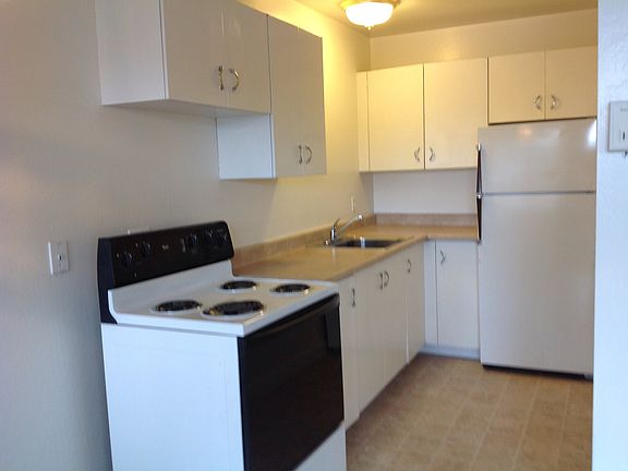 3rd image of 2421 Palmetto Ave APT 9
