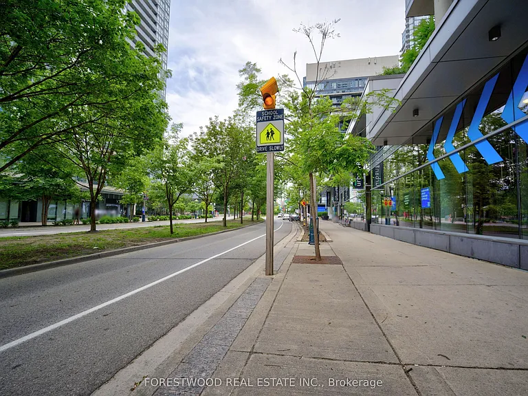 4K Spadina Ave #1716 — Photo 35