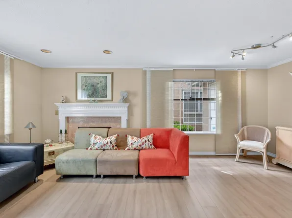 8280 Bennett Rd #3, Richmond, BC V6Y 1N5