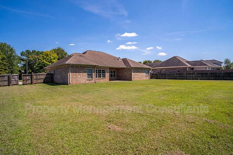 4 bed, 3.0 bath, 2672 sqft, $2,500 — Photo 4