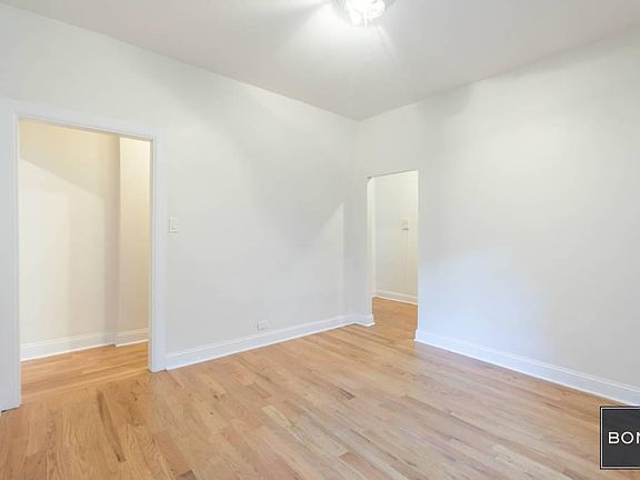 2nd image of 40 Saint Nicholas Pl APT 1E