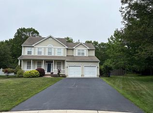 121 Rowan Ct, Manahawkin, NJ