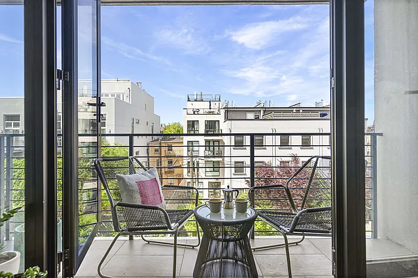 Rented by Compass | media 12