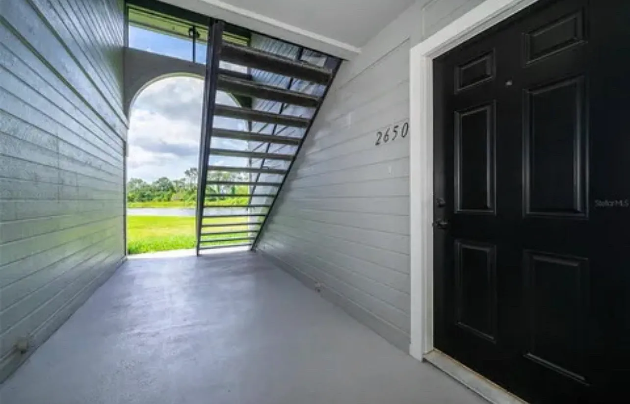 2 bed, 950 sqft, $1,850 — Photo 2