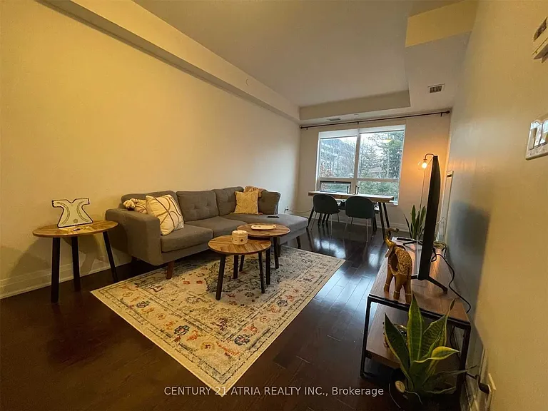 21 Clairtrell Rd #201 — Photo 4