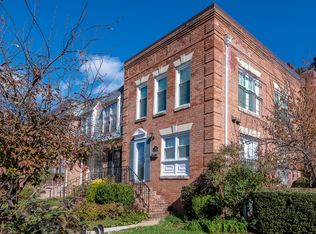 1333 S Glebe Rd, Arlington, VA 22204