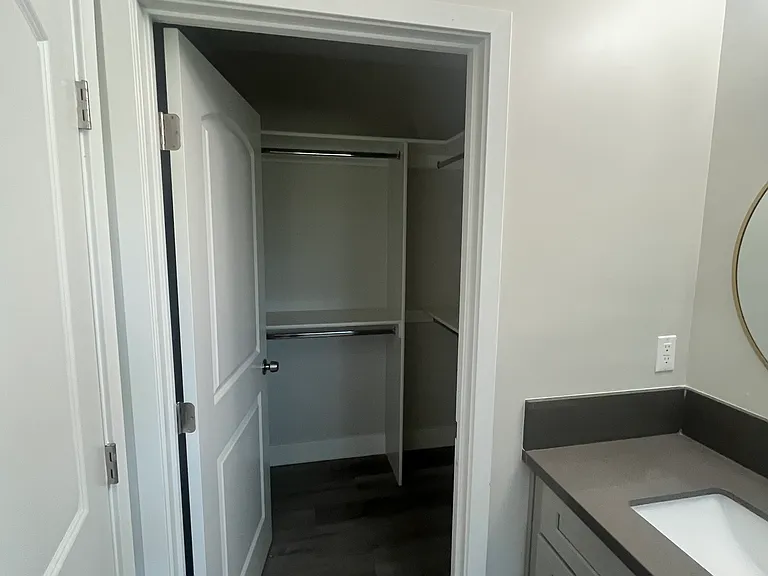 2523 N Luder Ave — Photo 2