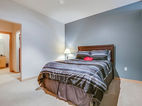 3rd image of 601 E Ogden Ave Unit 307