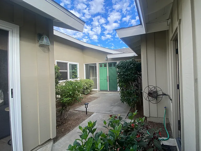 22122 Capistrano Ln — Photo 2