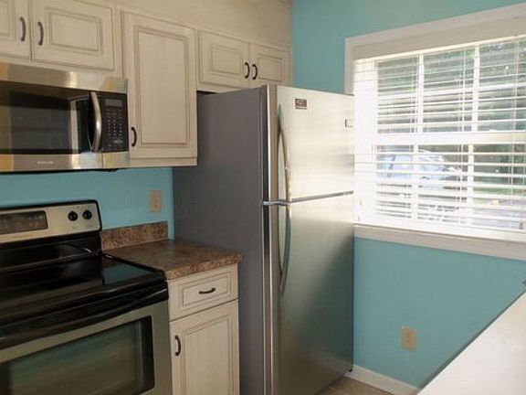 3rd image of 2680 Coventry Dr #C