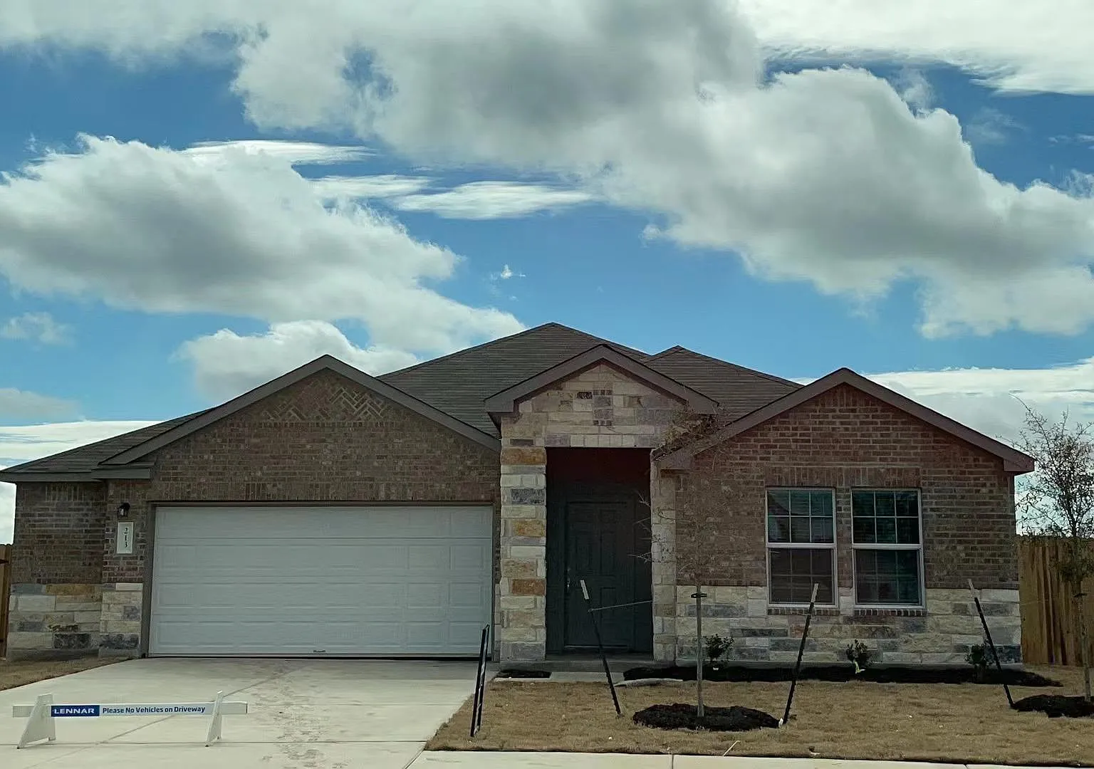 4 bed, 3.0 bath, 2400 sqft, $2,295 — Photo 1