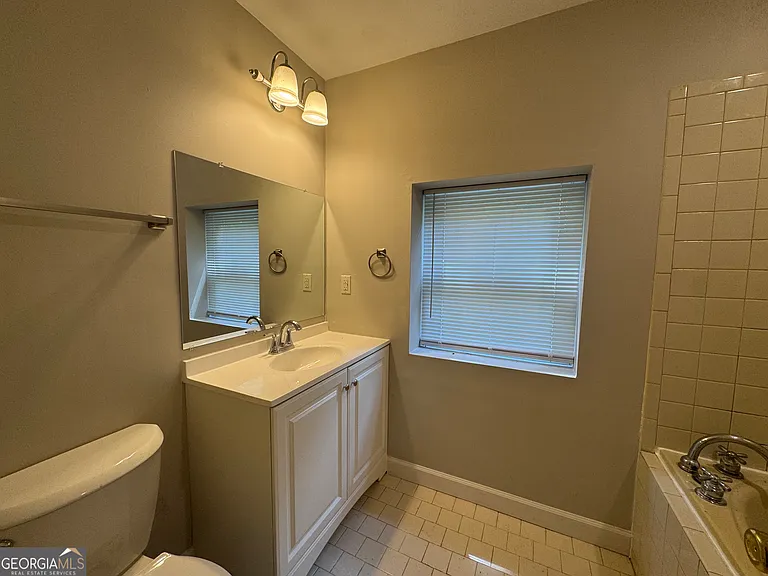 650 Morton Rd — Photo 10