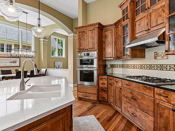 4th image of 8775 Lake Riley Dr