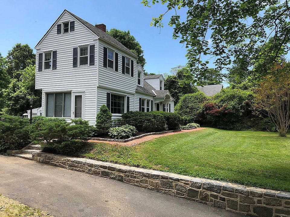 2nd image of 447 Bainbridge Rd