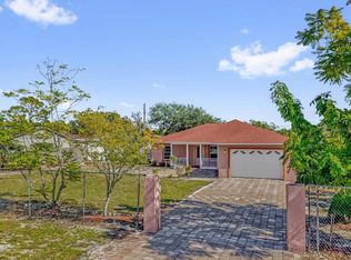 910 Rich Dr, Mount Dora, FL 32757