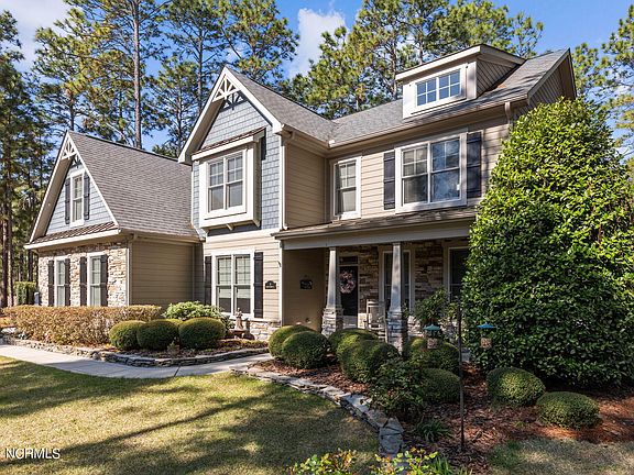 2nd image of 8 Deacon Palmer Place