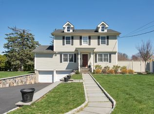 164 Pythian Ave, Hawthorne, NY 10532