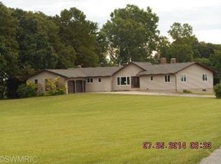 5705 S Crystal Rd, Carson City, MI 48811