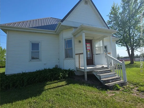 110 12th St SE, Oelwein, IA 50662