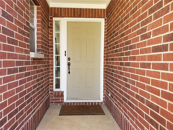 5th image of 1704 Shady Brook Ln