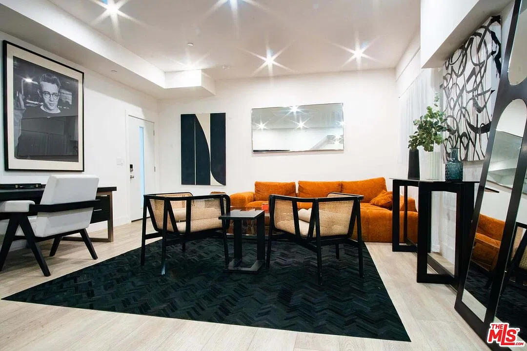 1 bed, 1.0 bath, 710 sqft, $2,400 — Photo 2