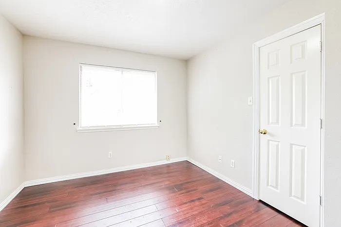 326 Dunford Ct — Photo 11