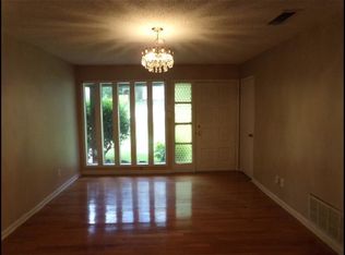 10 Overby Cir, Little Rock, AR 72205