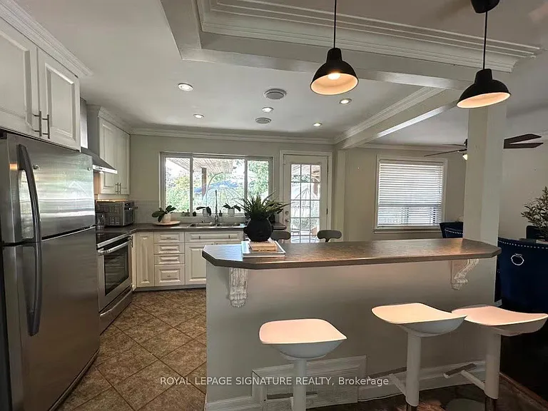 1353 Sheldon Ave — Photo 4