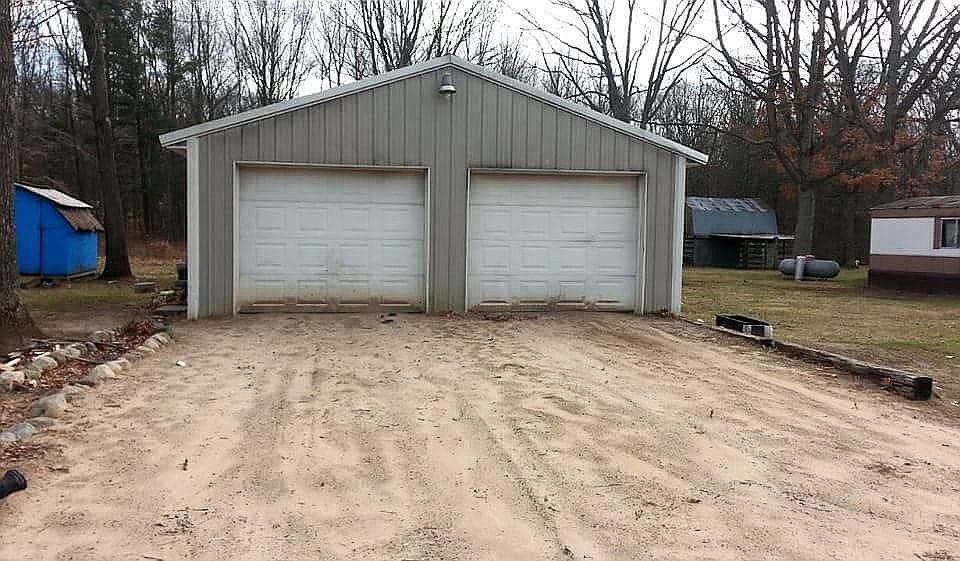 2nd image of 428 E Sidney Rd
