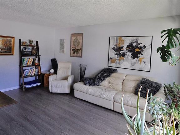 4th image of 407 Wathaman CRESCENT