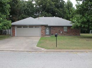 1709 W Lela St, Rogers, AR 72758