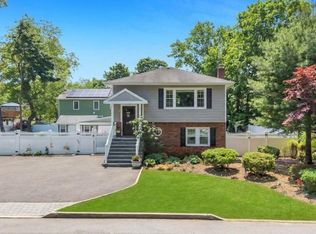 4 Florence St, Nesconset, NY 11767
