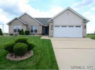 18 W Oakshire Dr W, Glen Carbon, IL 62034