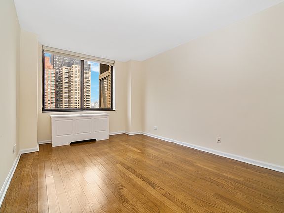 4th image of 245 E 44th St APT 6E