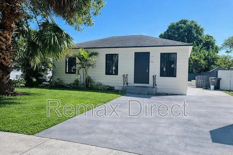 3 bed, 2.0 bath, 1370 sqft, $3,000 — Photo 4