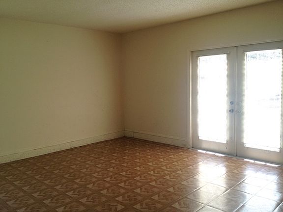 4th image of 4665 Miranda Cir