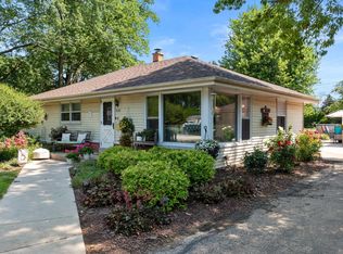 4646 S 36th St, Greenfield, WI 53221