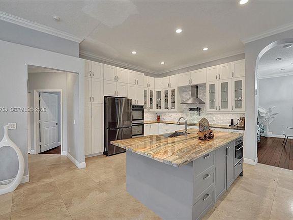 4th image of 16366 Mariposa Cir N