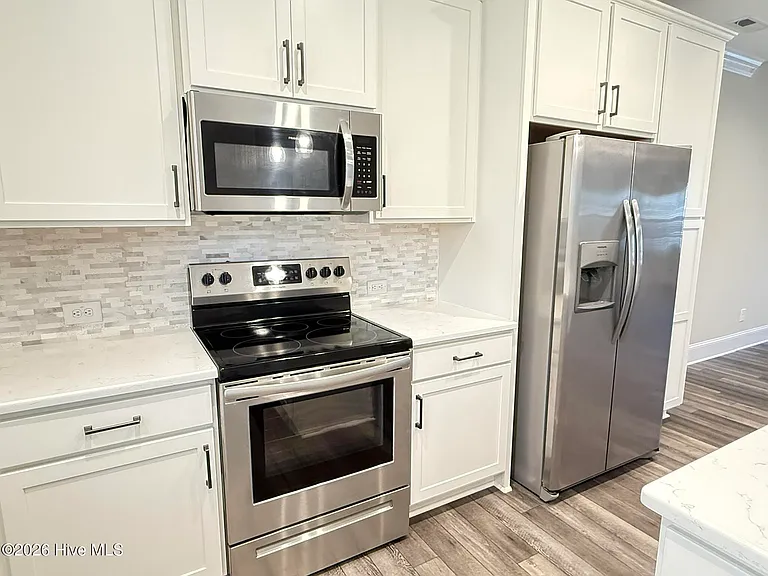 121 Lark Dr — Photo 10