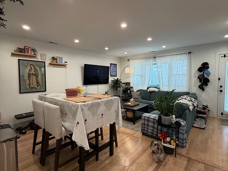 1756 W Rosehill Dr #2D — Photo 2