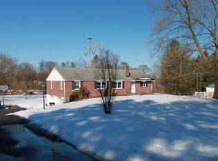 3 Summit Dr, Glen Mills, PA 19342