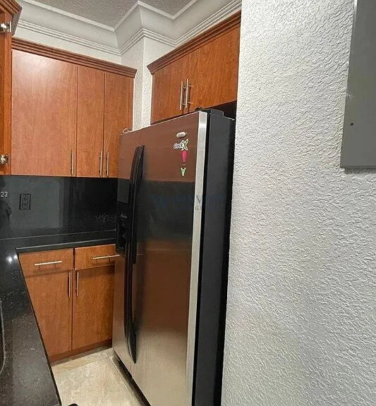 150 SW 10th St #2 — Photo 4